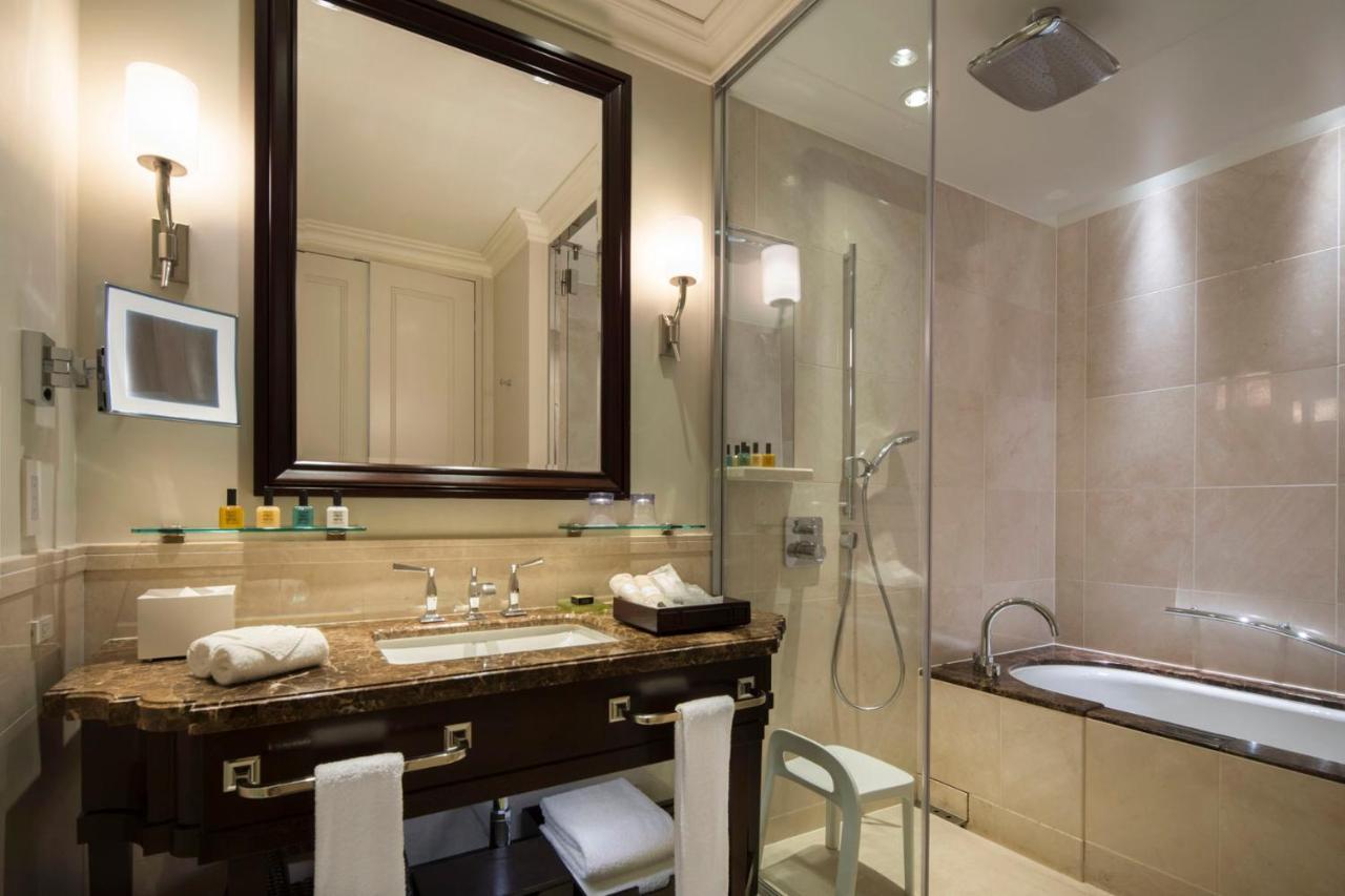 The Tokyo Station Hotel Dış mekan fotoğraf Bathroom