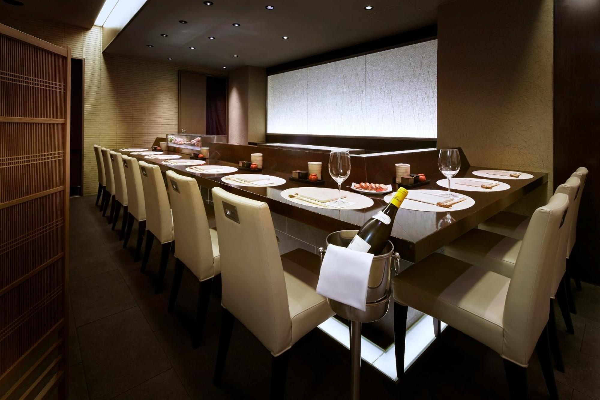 The Tokyo Station Hotel Dış mekan fotoğraf Interior of a restaurant